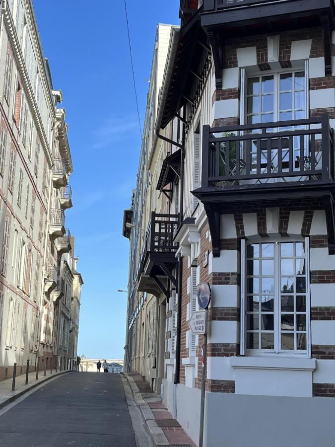 L’ Émeraude Trouville-sur-Mer Esterno foto